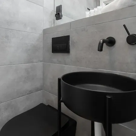 Apartman Stylish Ideal For Remote Working Close To The Sea By Renters